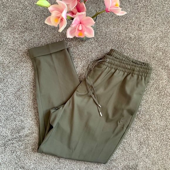 Zara Pants - ZARA / OLIVE GREEN THICK JOGGER PANTS
